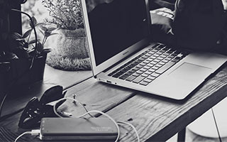 2026中国不动产金融论坛举行：今年房地产市场主要指标跌势有望收敛