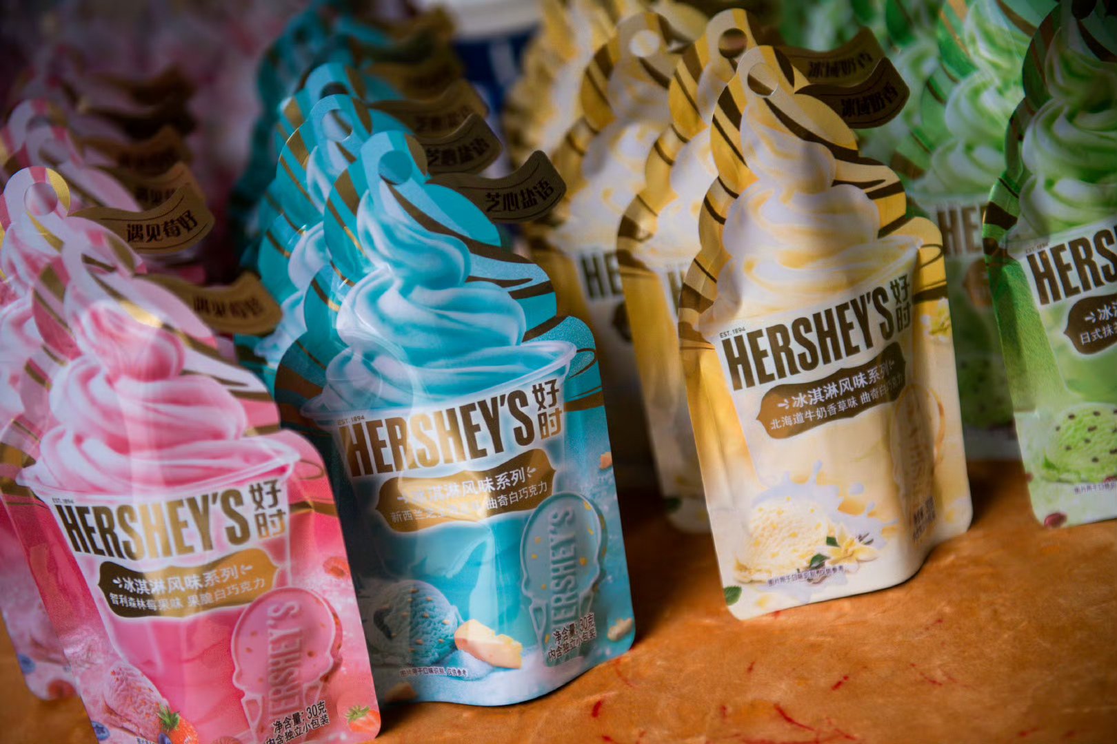 巧克力卖更多却不增利，好时净利润下滑60%