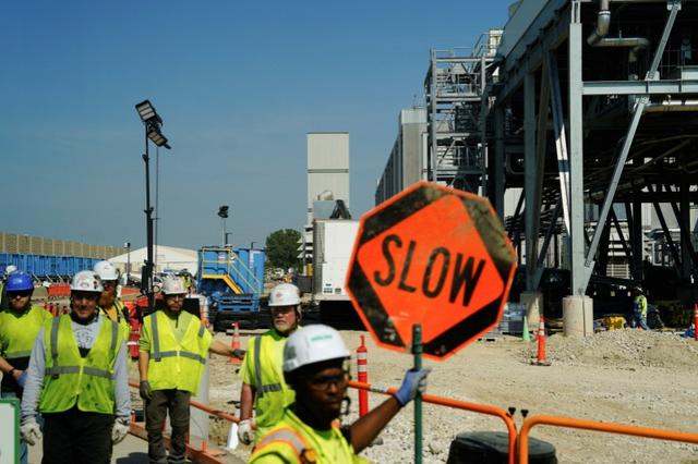 狂砸7000亿美元，美国科技巨头加码投资AI引担忧：资源都被抢了