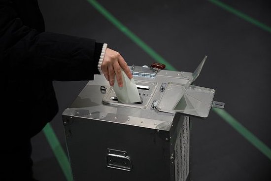 出口民调：日本执政联盟预计获得众议院过半席位