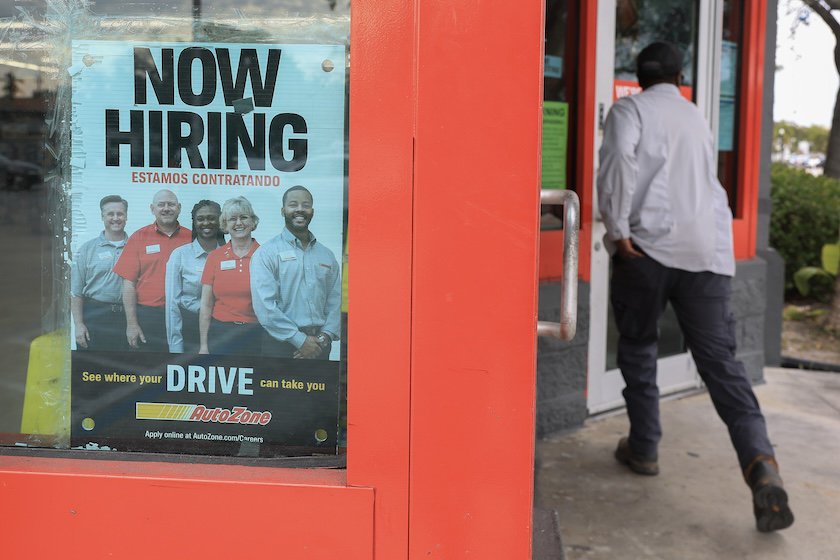 美国1月非农就业大超预期，今年首次降息时点或落在年中