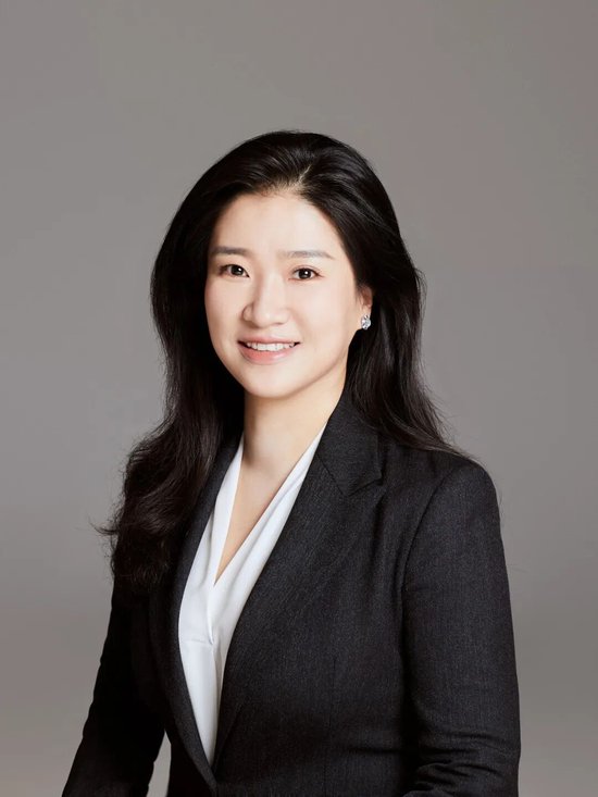 南方基金党委书记陈莉:策马奋蹄奔赴山海,聚力笃行智绘新篇