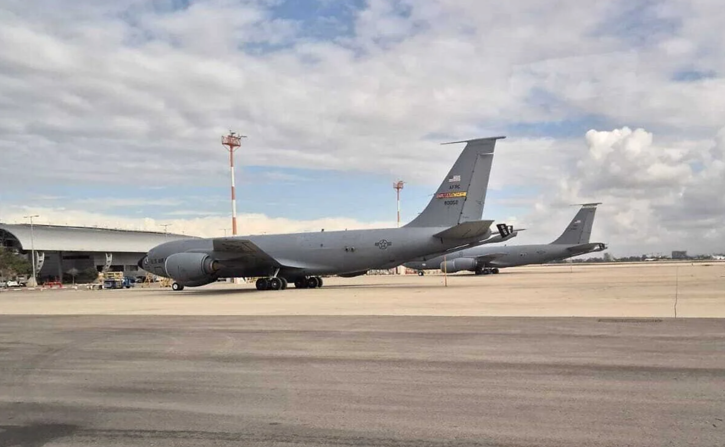 多架美军机降落以色列本-古里安机场