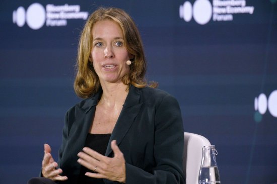 瑞银美洲CIO:AI热潮中弃科技奔实体