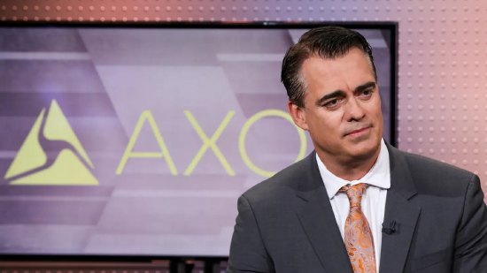 电击枪制造商Axon因AI提振软件工具需求,股价大涨18%