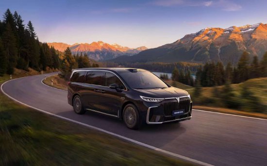 岚图梦想家再推冠军版:搭载华为乾崑智驾ADS4,预售价31.99万元