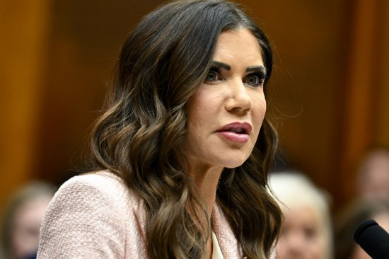 特朗普解职国土安全部长诺姆 为第二任期首次更换内阁成员