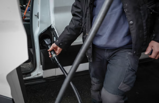 全美柴油价格涨幅远超汽油，会让农民今年的日子难过得多