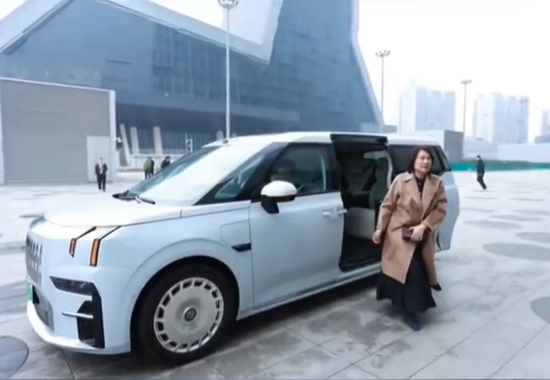 吉利副总裁回应董明珠换车