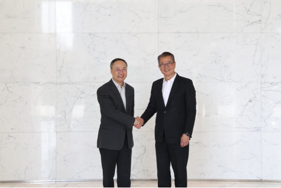 李云泽会见香港特区政府财政司司长陈茂波