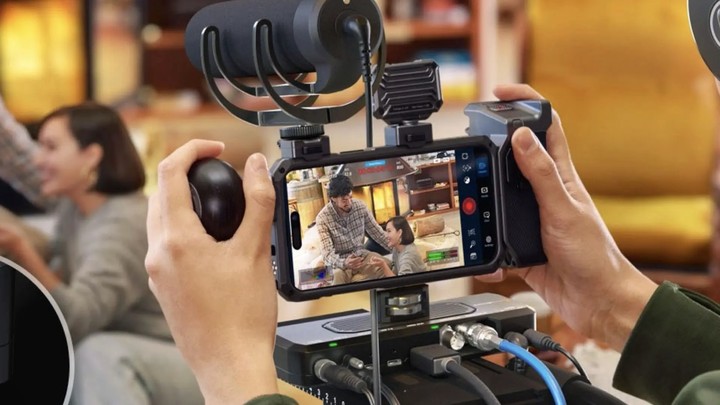 一台造梦，一台赚钱，苹果 50 周年还藏了两台新 iPhone