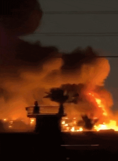 美国使馆设施连续遭6次袭击,现场燃起大火!伊朗称同时打击5处美军基地,特朗普:可以对话,但我不想停火