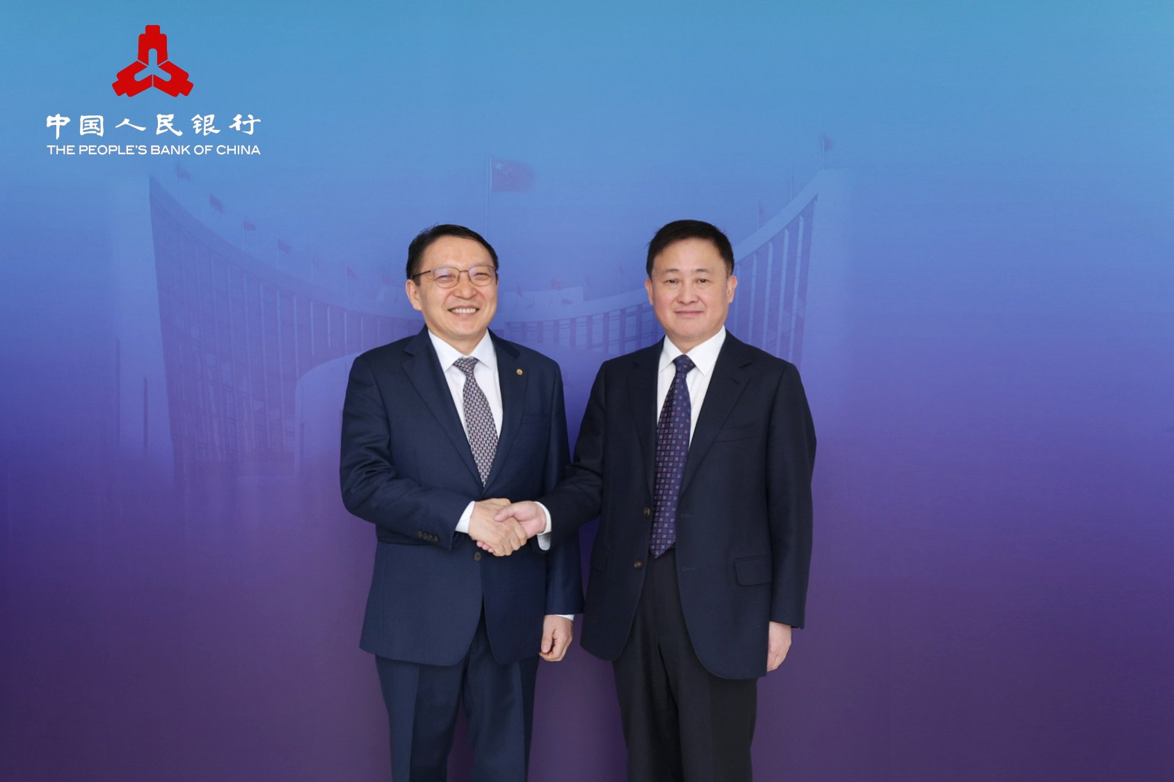 中国人民银行行长潘功胜会见蒙古国中央银行行长那仁朝格特