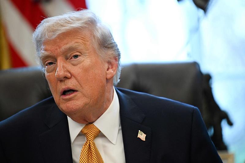 特朗普称伊朗已“完全被打败”