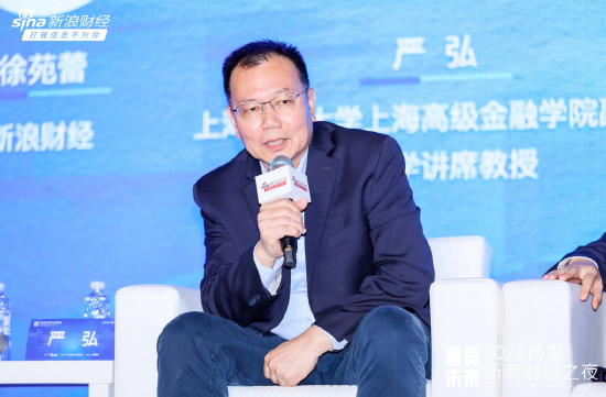 严弘:AI冲击“码农”,短期内却很难替代“电工”