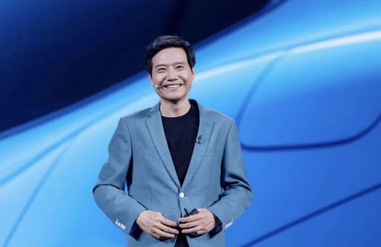 汽车报喜手机报忧,雷军要砸600亿搞AI