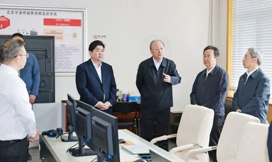 尹力检查清明祭扫服务工作,要求保障群众安全、文明、有序祭扫