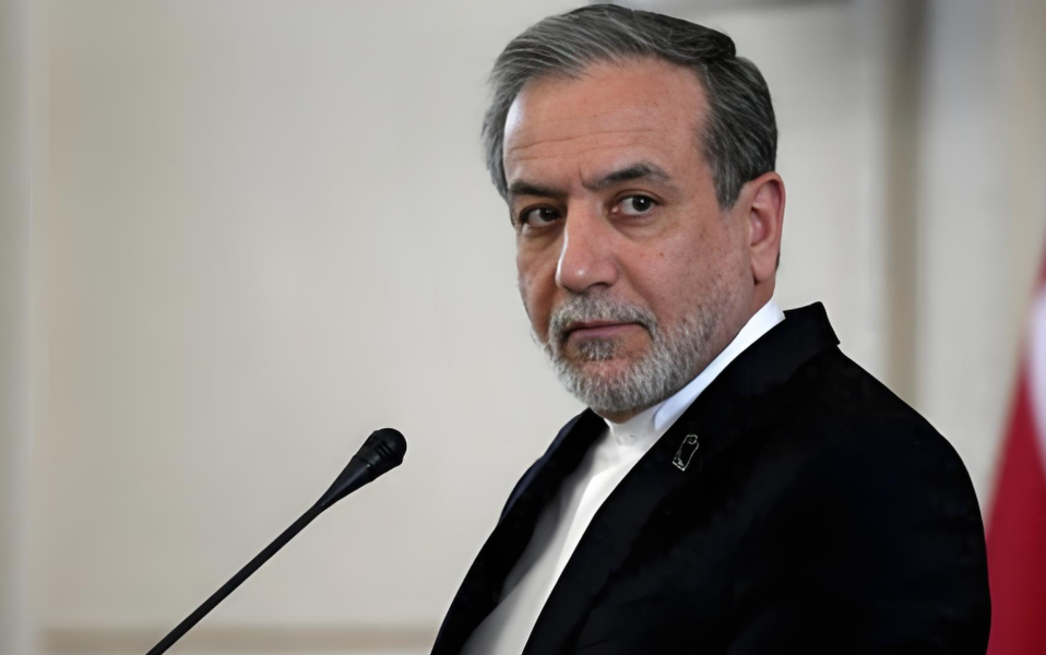 伊朗外长:以色列将为袭击伊基础设施“付出沉重代价”