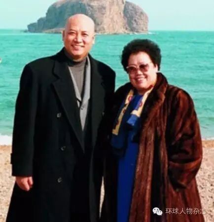 “猪八戒”马德华将送别陈丽华:大姐非常好非常有爱心,各方面都非常优秀,她为紫檀事业作出很大贡献,她的离去让我们很悲痛