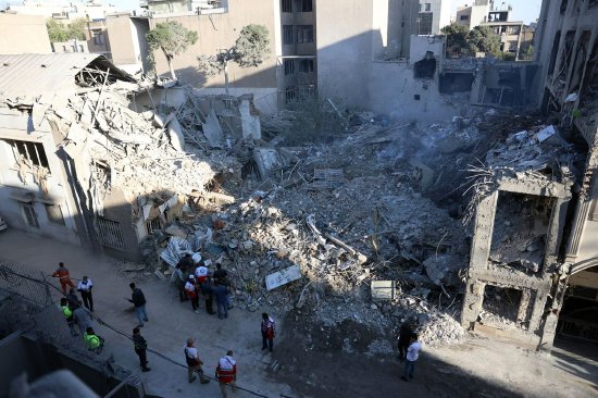 巴基斯坦提议延长最后期限后 特朗普称正就伊朗问题“激烈谈判”