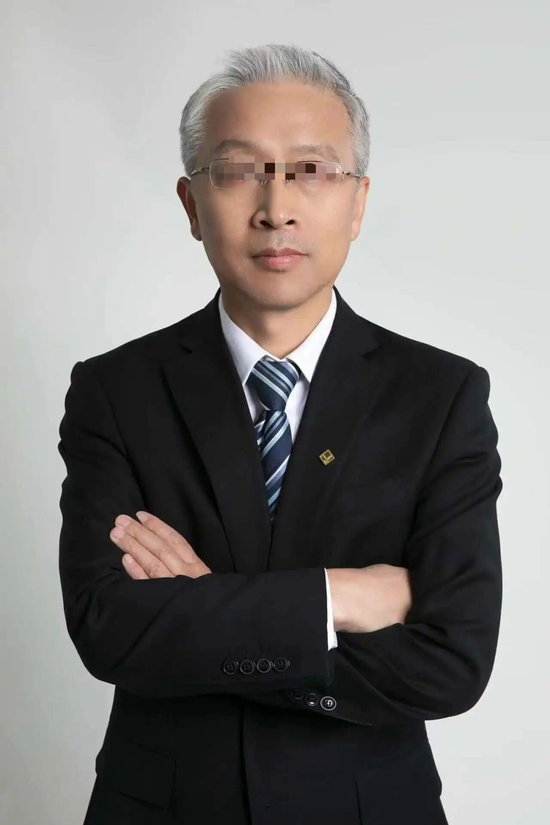 基民血亏超30%,自己投资却赚5000万!泰康基金桂跃强,悄悄在愚人节离职