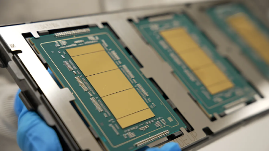 谷歌扩大与英特尔在AI芯片领域的合作