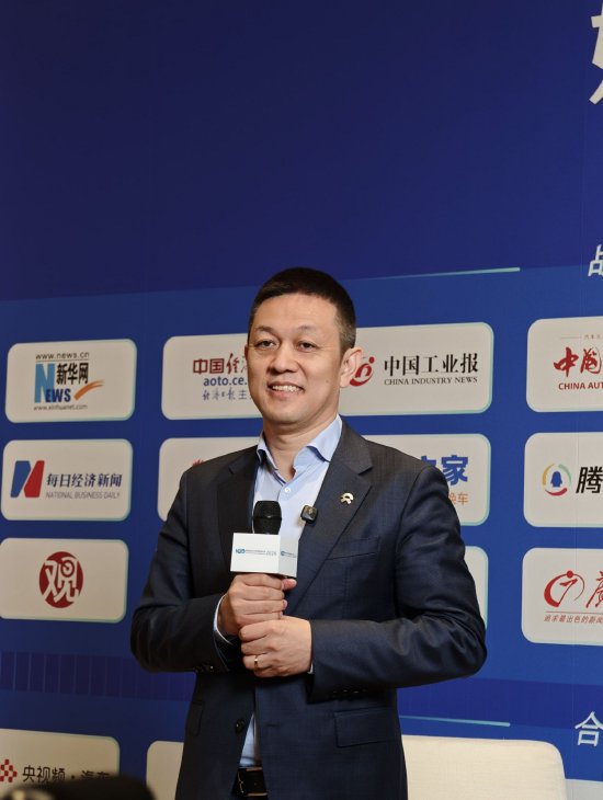 蔚来李斌：我和一线同事出差标准一样，住好酒店要自己掏钱