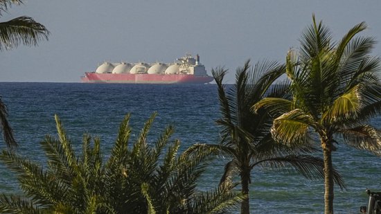 美国开始封锁霍尔木兹海峡,欧洲市场收盘走低