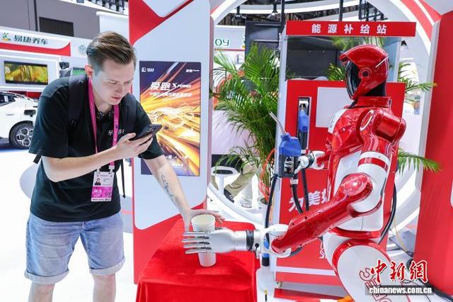 探馆消博会：多款智能机器人集中亮相