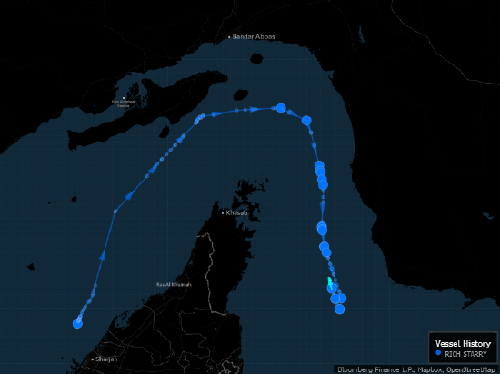 美国称霍尔木兹封锁首日六船折返