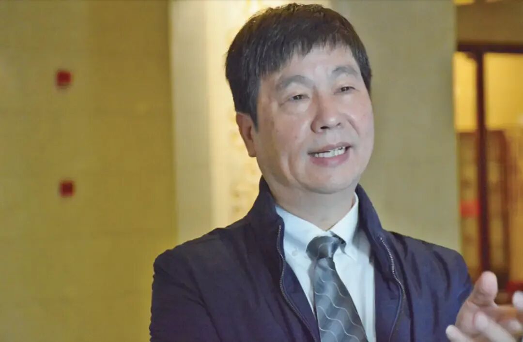 狂赚1000亿！宁德时代2万亿背后，藏着一位江苏传奇50后